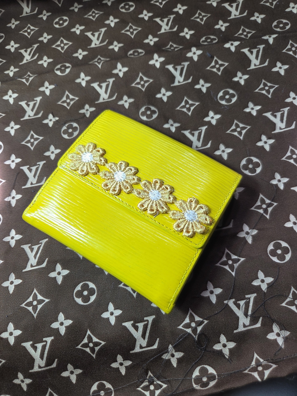 Yellow Daisy Accent Patent Leather Wallet - LV